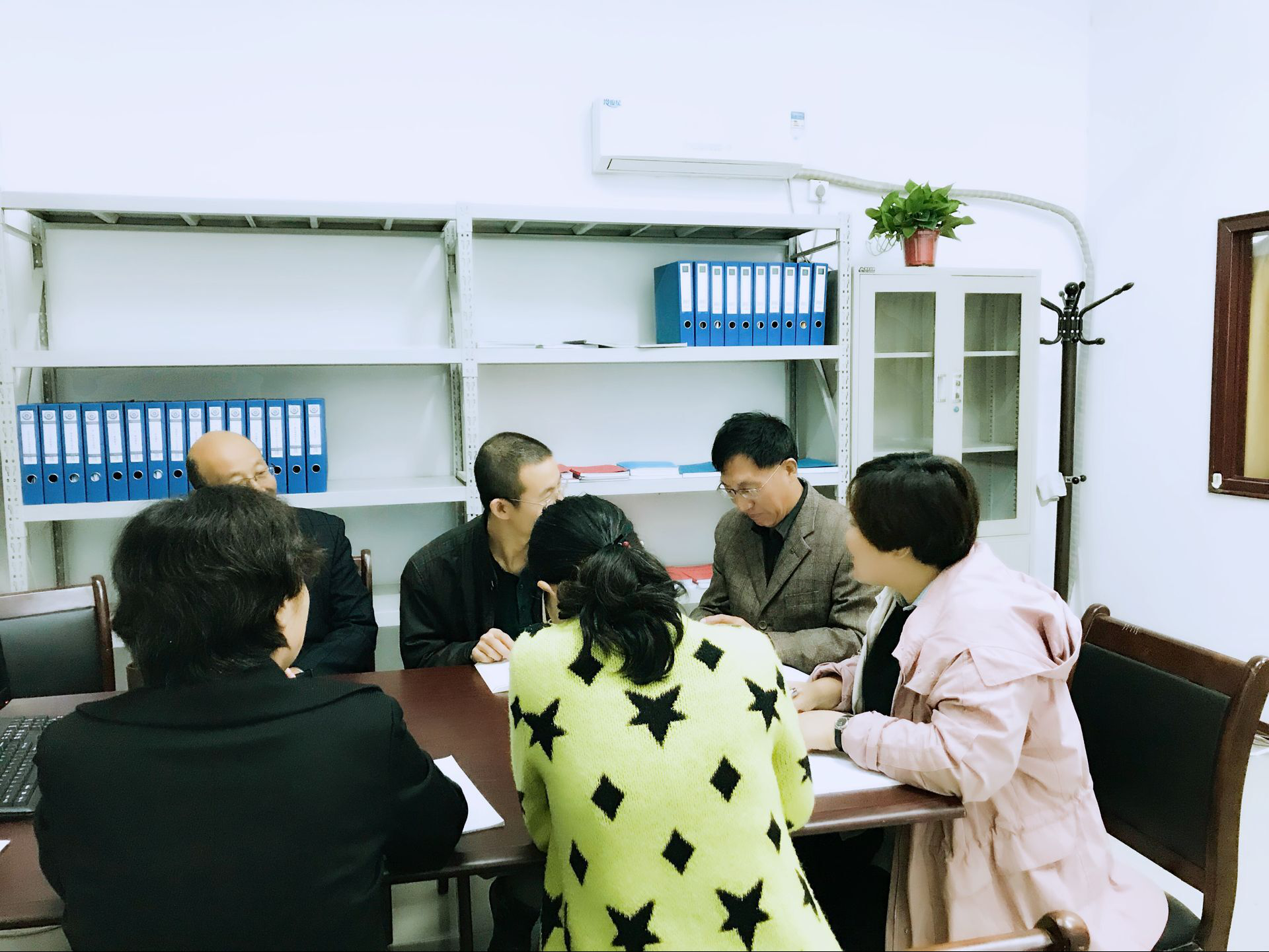 第二教研室集体探讨