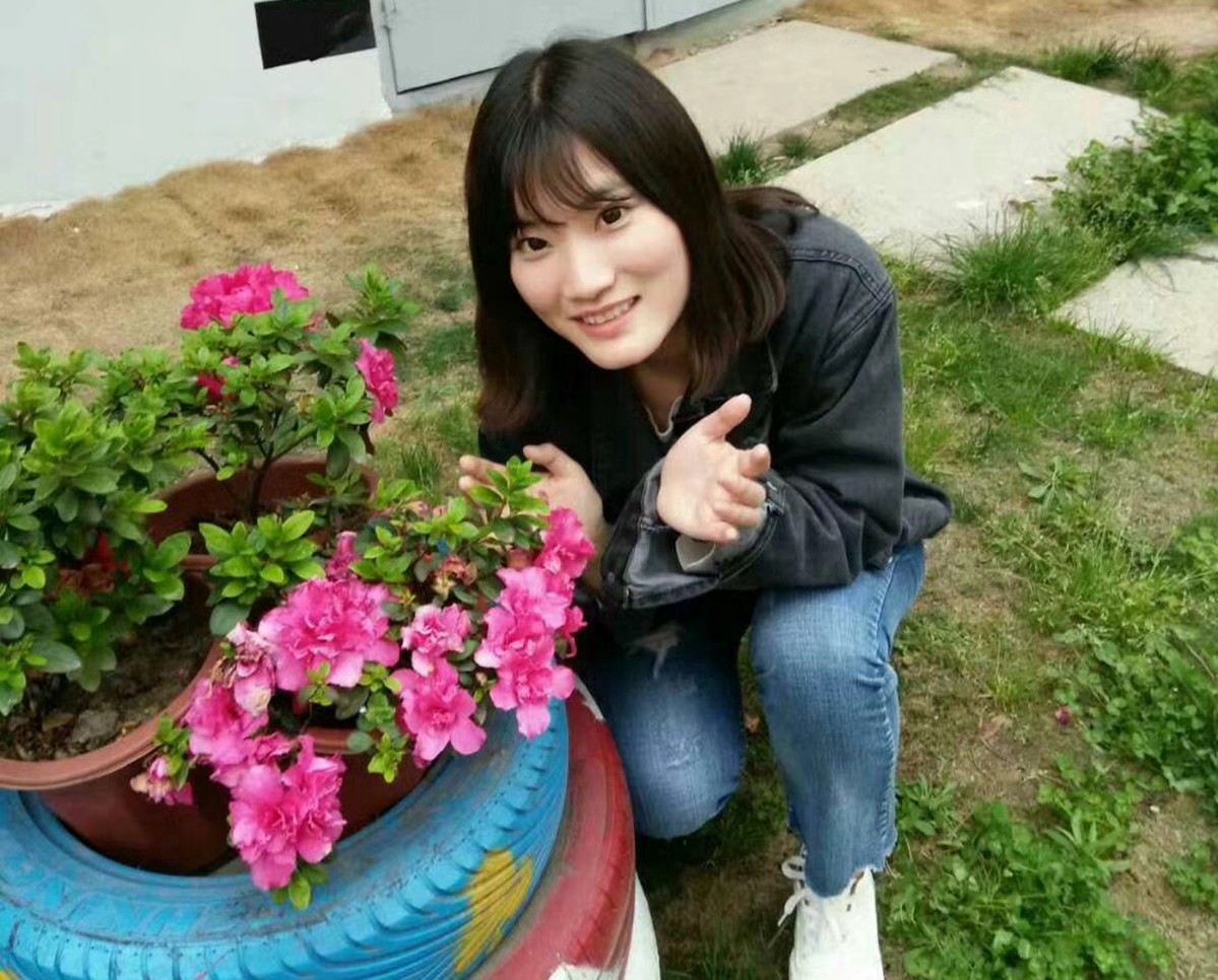 国奖事迹--郑州成功财经学院--闻亚萍（生活照）.jpg